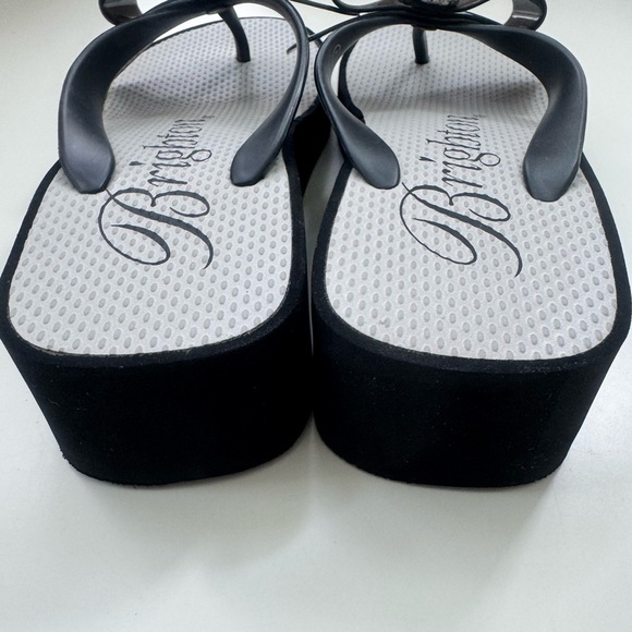Brighton Bowie Wedge Flip Flop Sandal - Picture 10 of 11